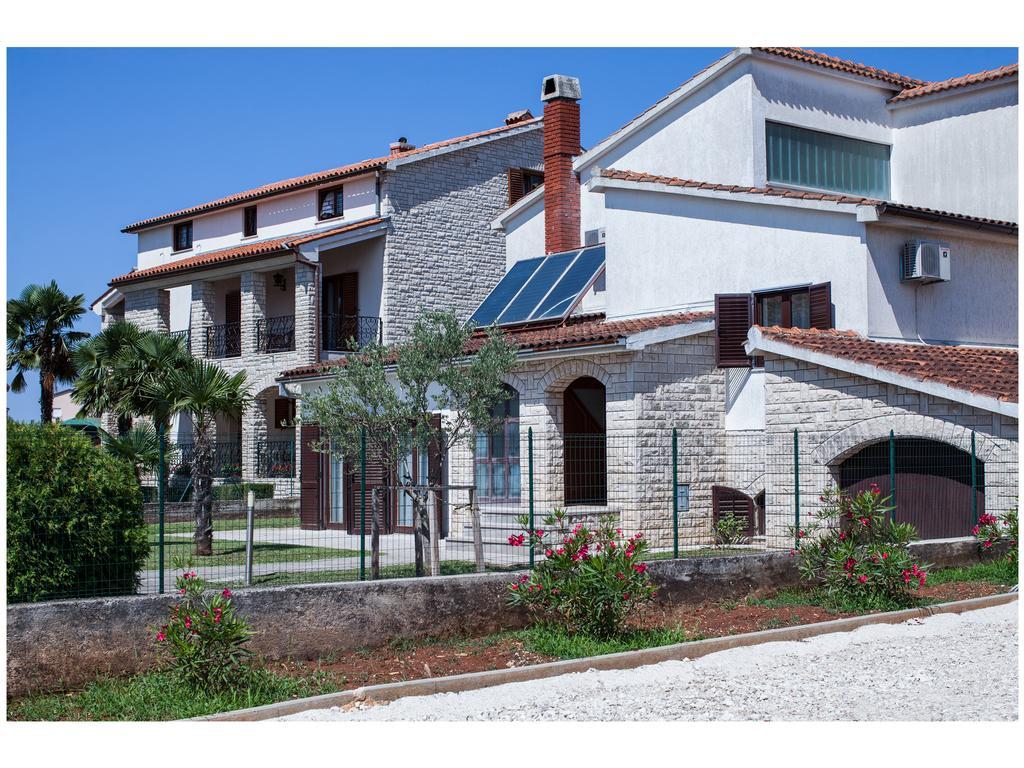 Moderno 2 Apartment